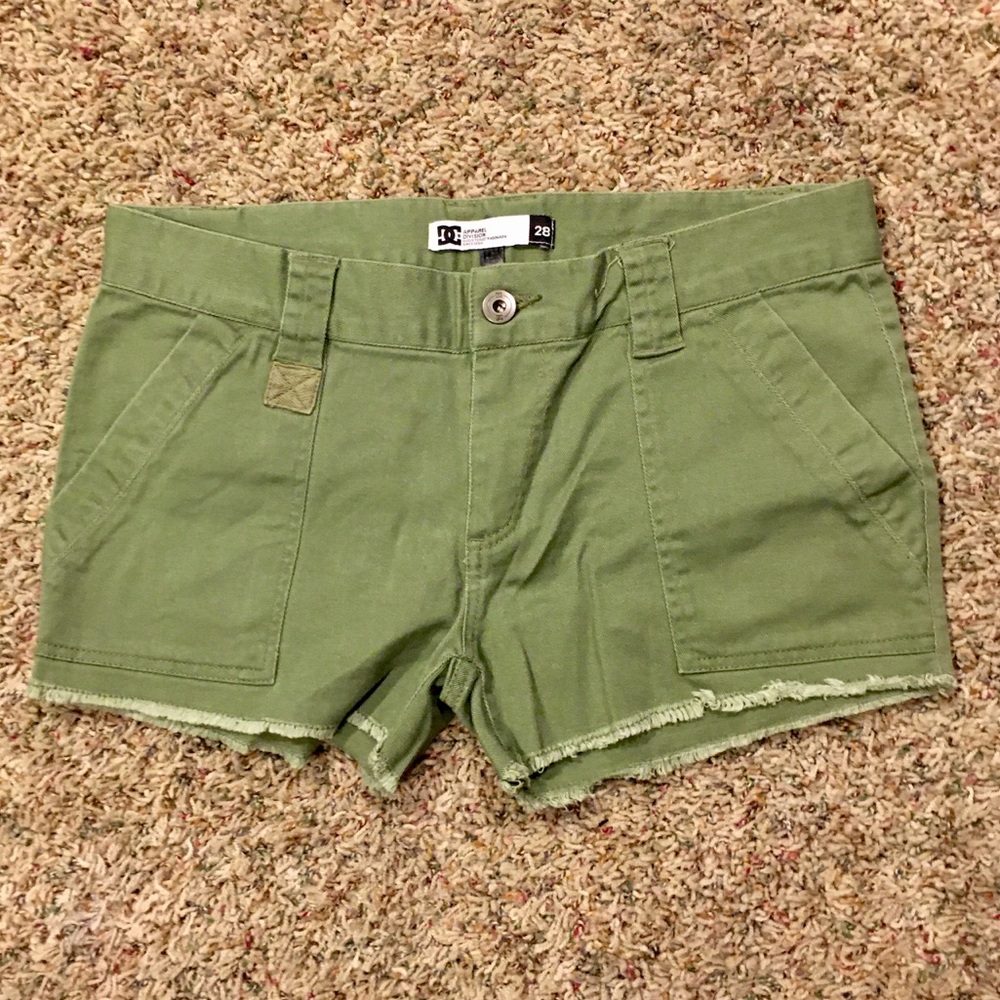 DC WOMENS SHORT SHORTS NWOT